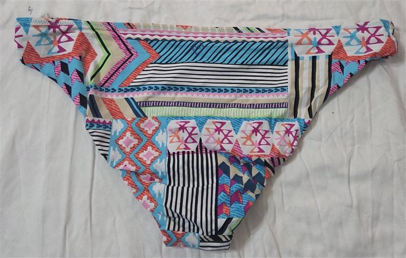 NWOT VERA BRADLEY M Reversible Desert Geo Bikini Bottoms