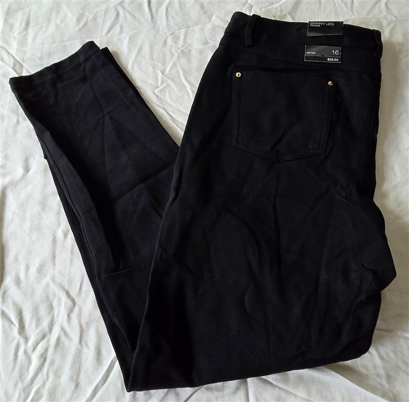 NWT INC 16 Mid Rise Skinny Leg Black Pants Regular 133219