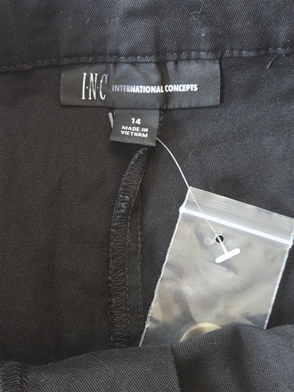 NWOT INC 14 Wide Leg Crop Button Fly Black Chino Pants 133243