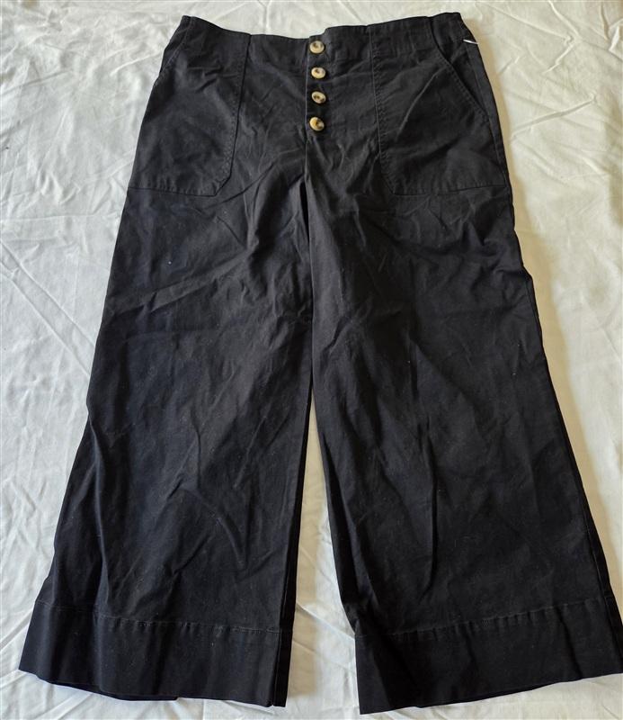 NWOT INC 14 Wide Leg Crop Button Fly Black Chino Pants 133243