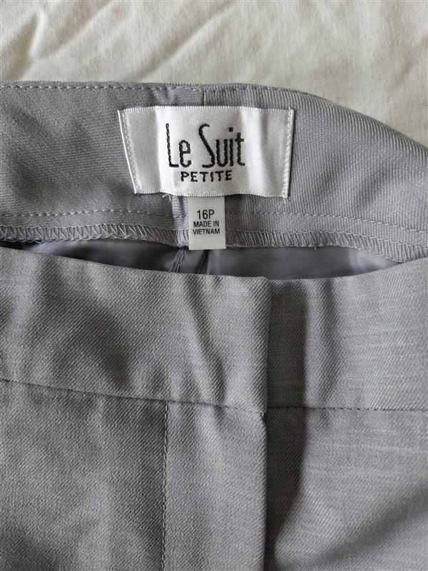 NWOT Le Suit Pants 16P Dress Trousers Light Gray 133257