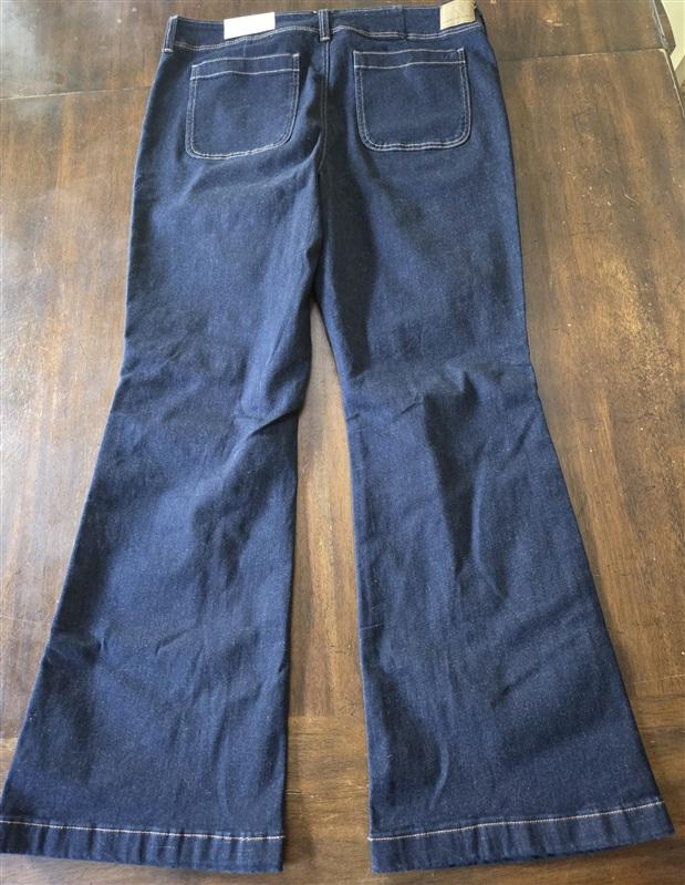 NWT American Eagle 18 Kick Boot Stretch Back Pocket Front Jeans 133267