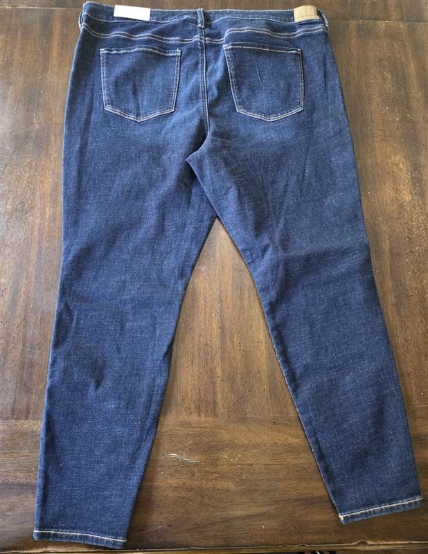 NWT American Eagle 22 High Rise Jegging Super Destroy Stretch Jeans 133268