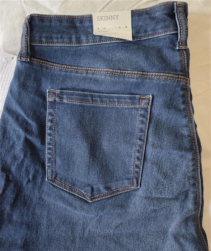 NWTD Style & Co 12s Curvy Skinny Leg Blue Dark Wash Jeans 133284
