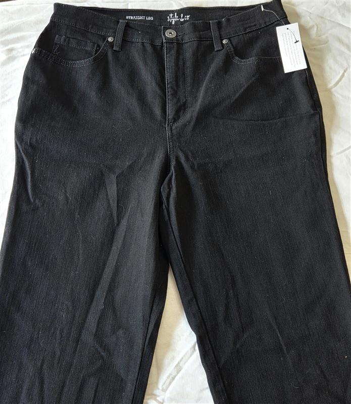 NWT Style & Co 12 Straight Leg Black Wash Jeans 133289