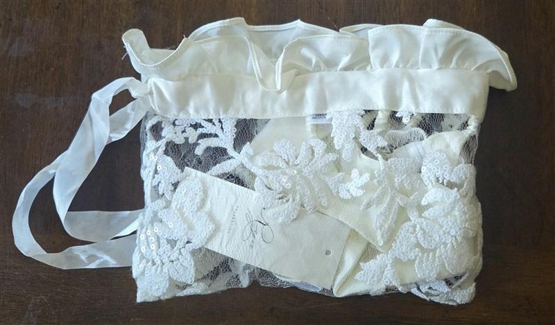 NWT Montelle Rya Collection M/L True Love Gift Bag Thong Garter White 133315