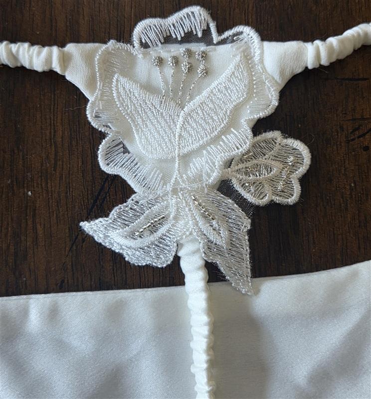 NWT Montelle Rya Collection M/L True Love Gift Bag Thong Garter White 133315