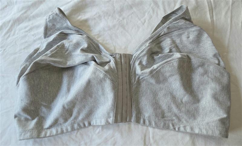 NWOT Comfort Choice 54G Wirefree Front Hook Seamless Bra Gray 133337