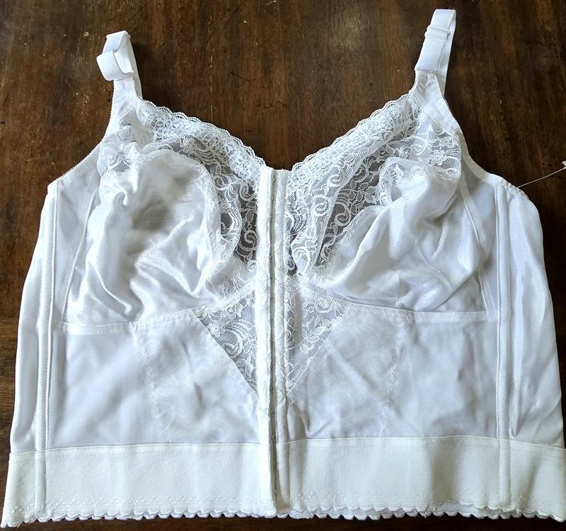 NWOT Carnival 44DD Front Closure Longline Wireless Bra 745 White 133344