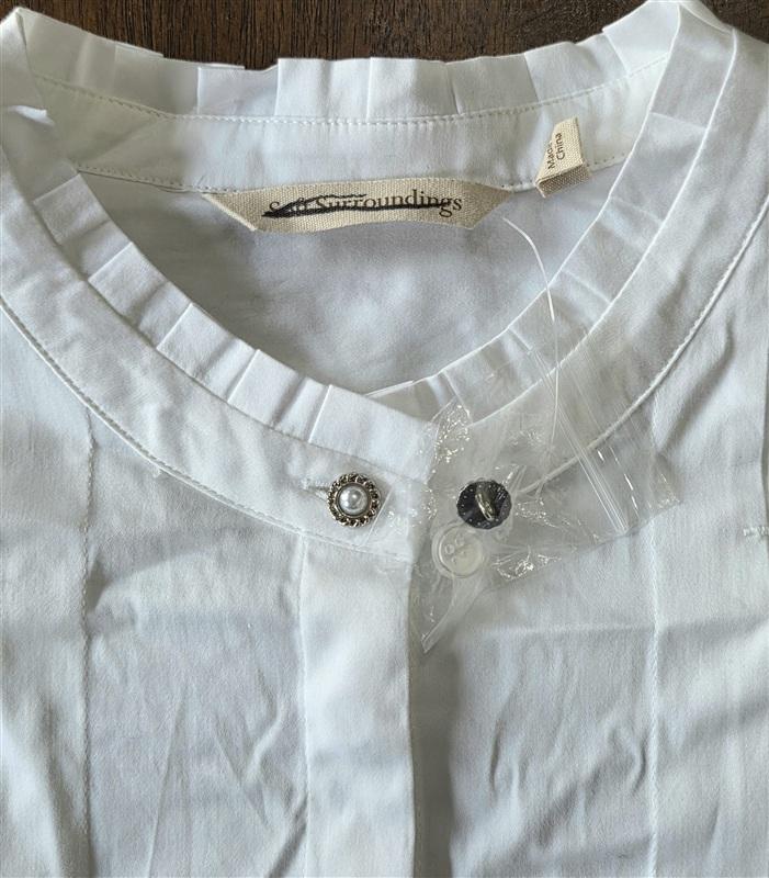 NWOT Soft Surroundings Petite L White Pleated Front Button Down Shirt 133360