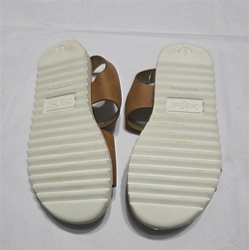 NEW Cat & Jack 9 Cognac Shaelyn Buckle Girls Comfort Sandal 133383