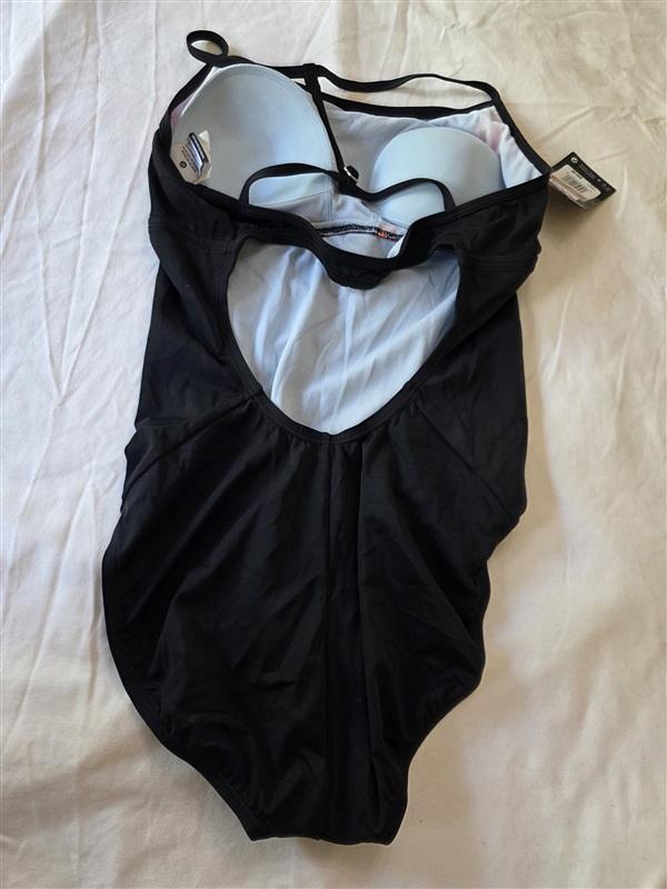 NWT Nike 12 Hydra Strong Racerback 1pc Black Swimsuit 133401