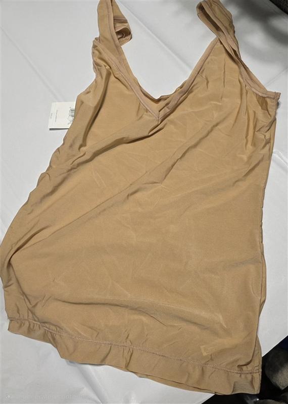 NWT Le Mystere S/M Infinite Comfort Camisole 8138 Beige 133452