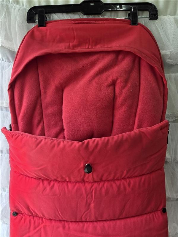 NWOT Bugaboo High Performance Stroller Footmuff Red Discontinued Style 133459
