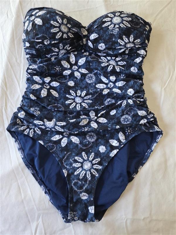 NWOT Bleu Rod Beattie 12 Twist Front Batik Bandeau 1pc Swimsuit 133506