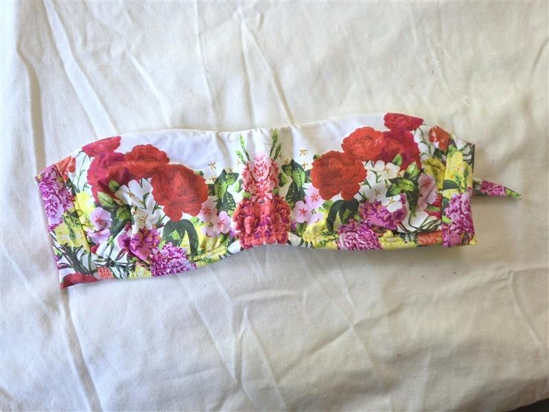 NWOT Pilyq Red Roses Floral White Underwired Bandeau Bikini Top 133519