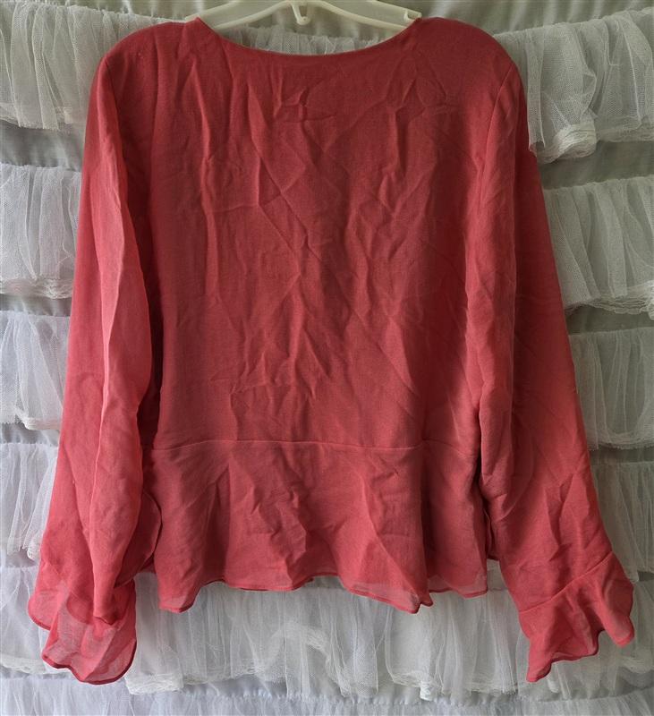NWOT VInce Camuto M Button Up V Neck Peplum Flutter Sleeves Coral Pink 133538