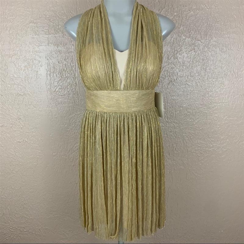 NWT Alexia Admor 8 Gold Silver Marilyn Halter Short Cocktail Dress 133541