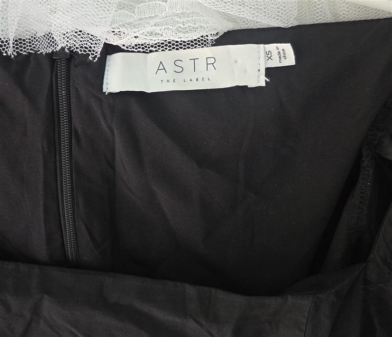 NWOT ASTR XS Mayfair Side Cut Out Puff Sleeve Cocktail Mini Dress Black 133561