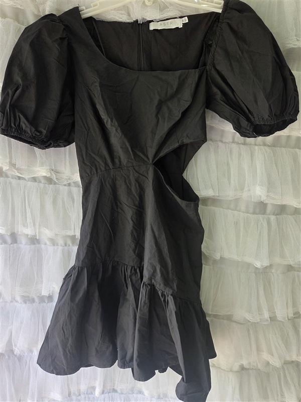 NWOT ASTR XS Mayfair Side Cut Out Puff Sleeve Cocktail Mini Dress Black 133561