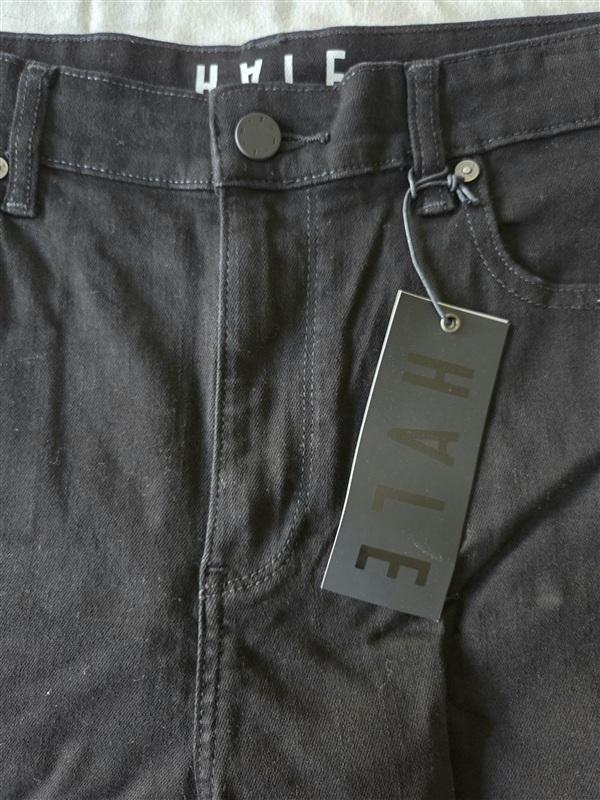 NWT Hale 30 Sylvie Skinny Straight leg Jeans Black 133581