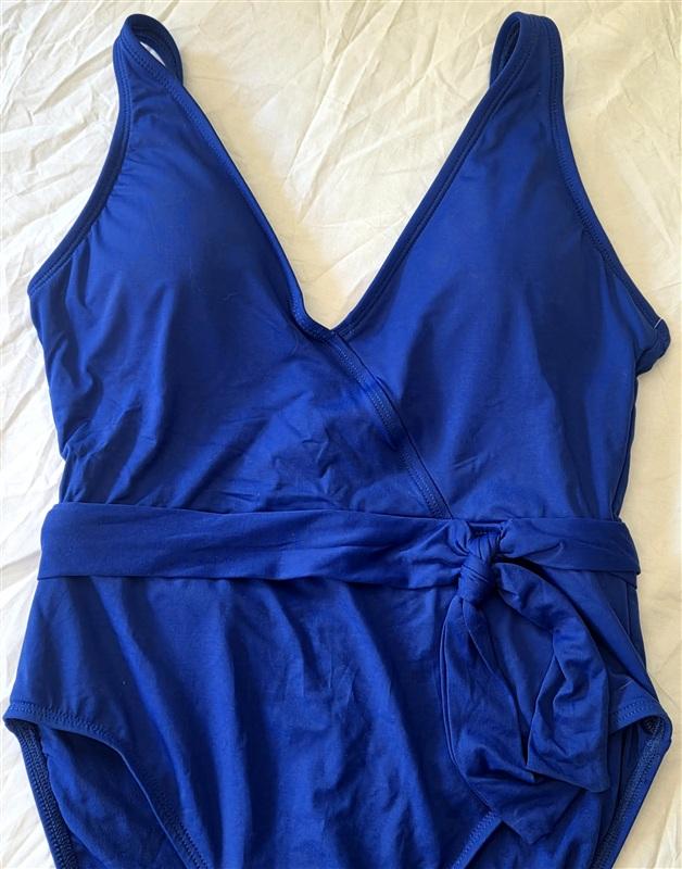 NWOT La Blanca 10 Island Goddess Deep V Tie Front 1PC Swimsuit Blue 133582