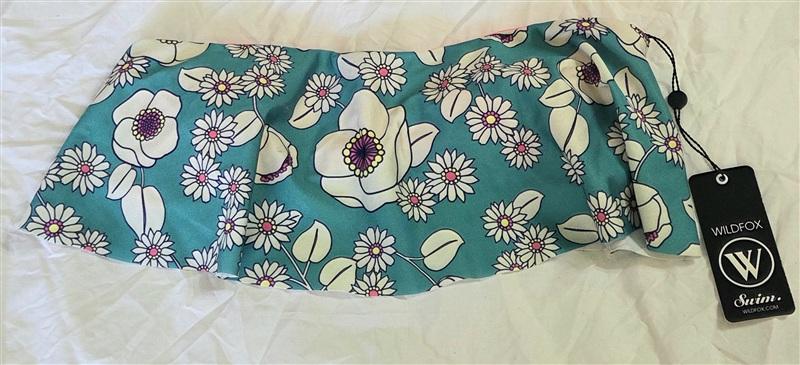 NWT Wildfox M Daisy Floral Flounce Ruffle Bikini Top 133600