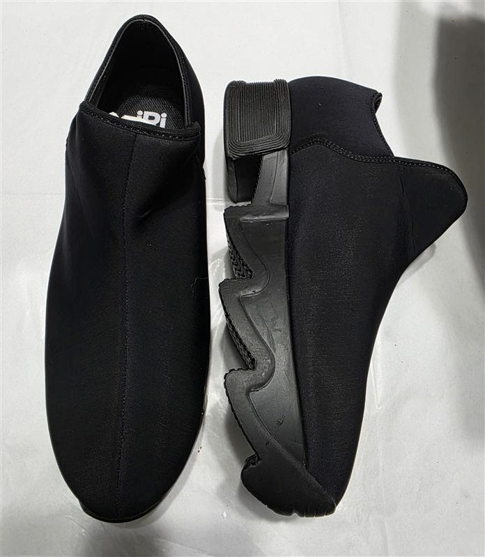 NWOT iRi WES I 7.5 or 37.5 Black Low Top Sneaker Wavy Heel 133605