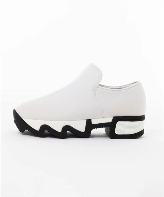 NWOT iRi WES I 5 or 35 White Black Outline Low Top Sneaker Wavy Heel 133606