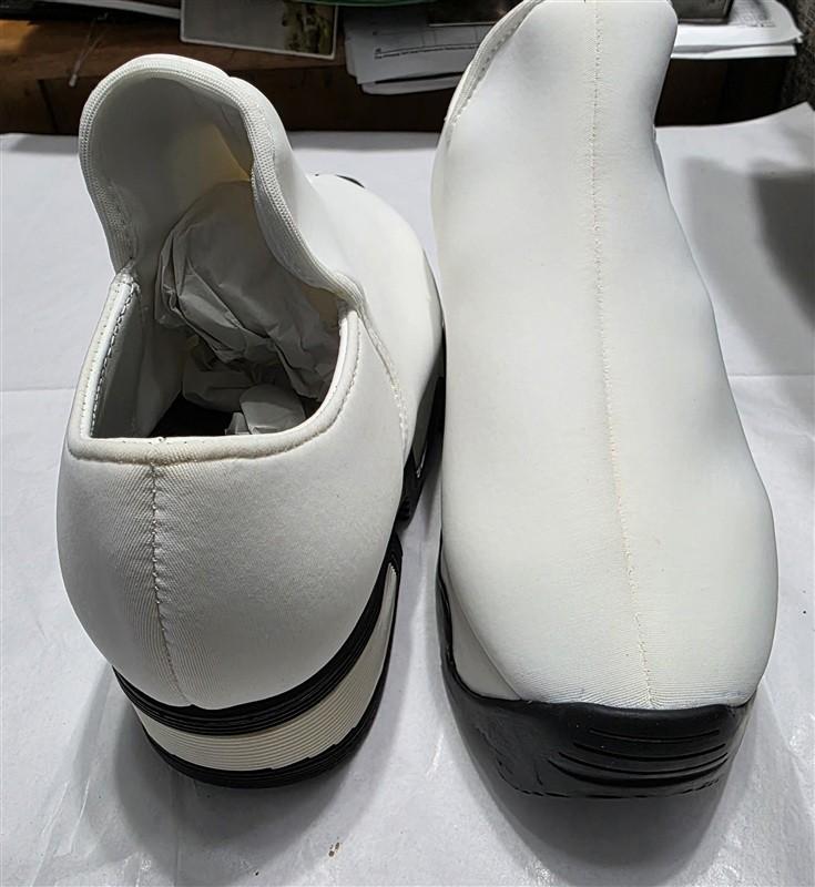 NWOT iRi WES I 5 or 35 White Black Outline Low Top Sneaker Wavy Heel 133606