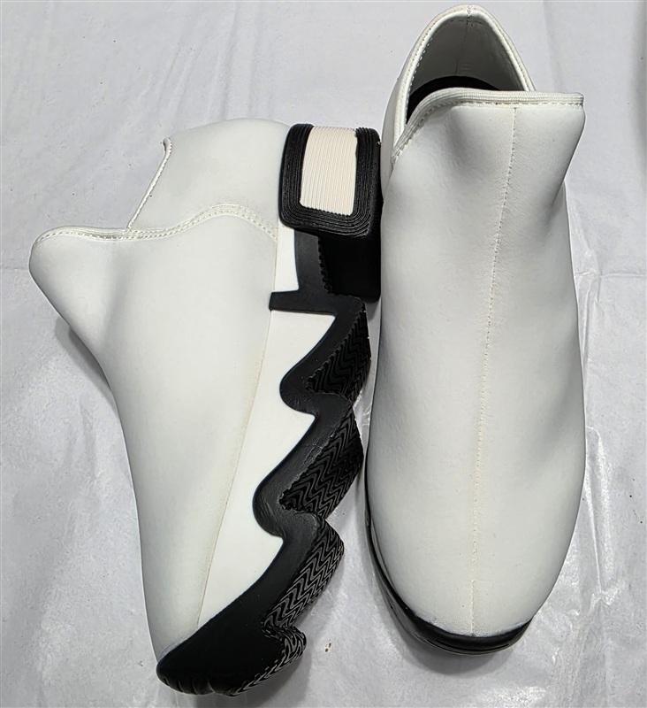NWOT iRi WES I 5 or 35 White Black Outline Low Top Sneaker Wavy Heel 133606