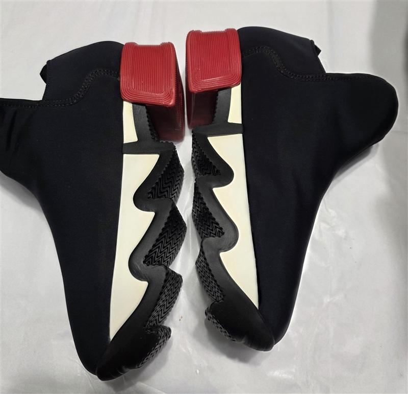 NWOT iRi WES I 6 or 36 Red Black Outline Low Top Sneaker Wavy Heel 133607