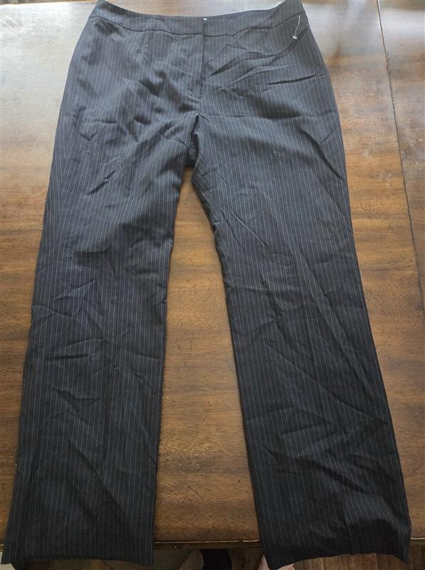 NWOT Le Suit Pants Sz 16w Black Red Pinstripe Dress Trousers 133635