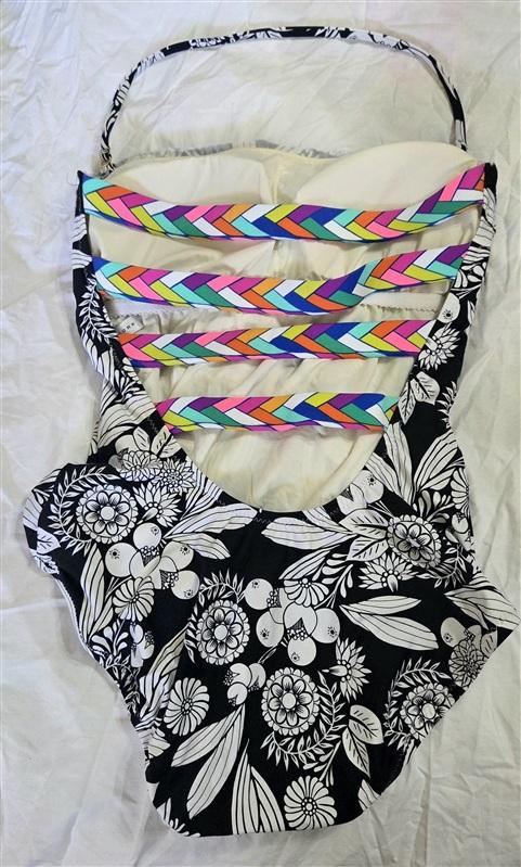 NWOT Trina Turk 6 Sample Treasure Cove Bandeau 1pc Swimsuit 133640