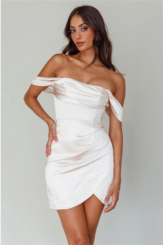 NWT Selfie Leslie XXL Night Remember Off-Shoulder Satin Dress Champagne 133646