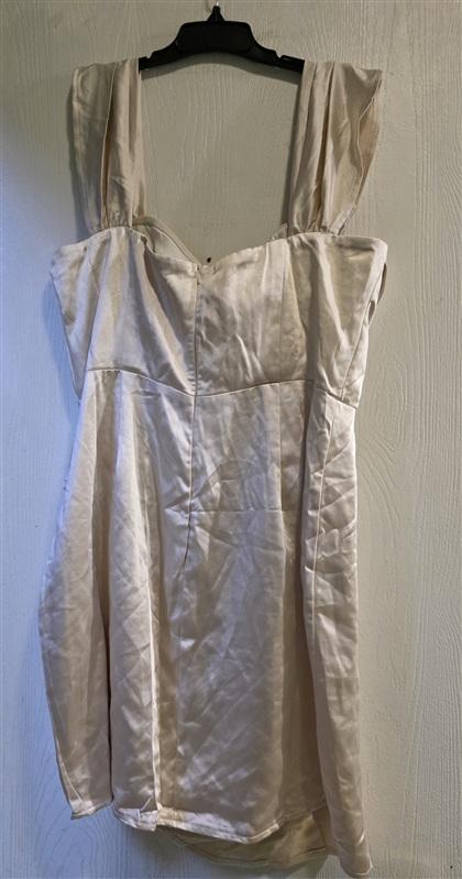 NWT Selfie Leslie XXL Night Remember Off-Shoulder Satin Dress Champagne 133646