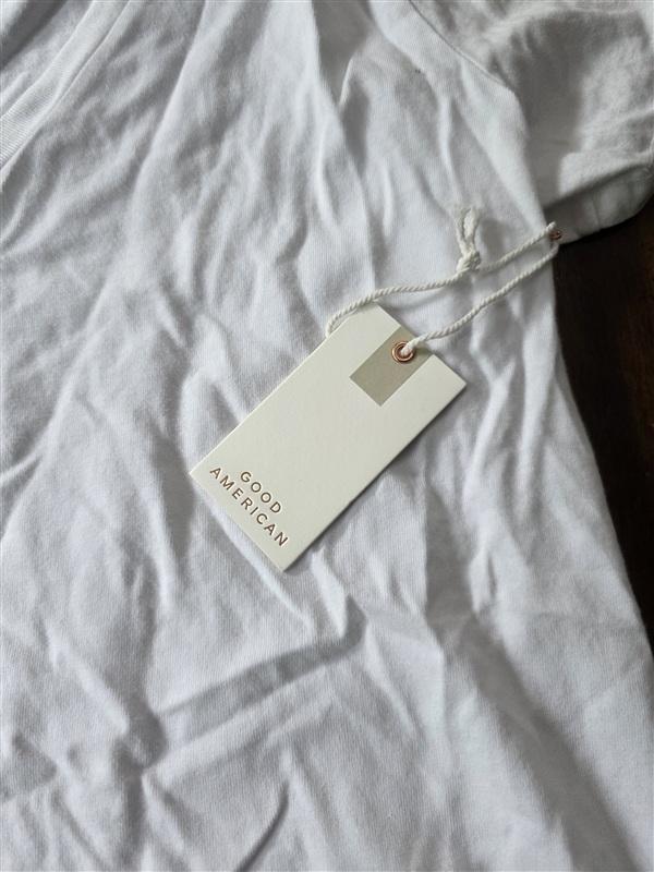 NWT Good American M White V Neck T Shirt 133664