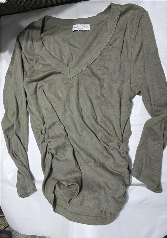 NWOT Michael Stars L Sylvie V-Neck Shirred Sides Tee Olive Green 133670