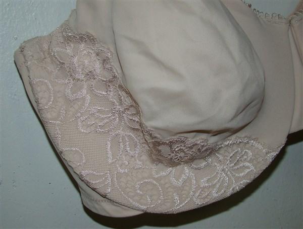 NWOT Olga Bra 42 DD Luxury Lift Full Figure Underwire Bra 35063 Ivory 133770