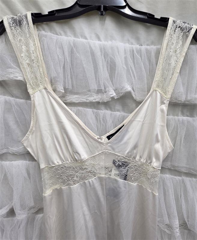 NWT Danielle Bernstein 8 Lace Inset Ivory Lingerie Long Dress 133862