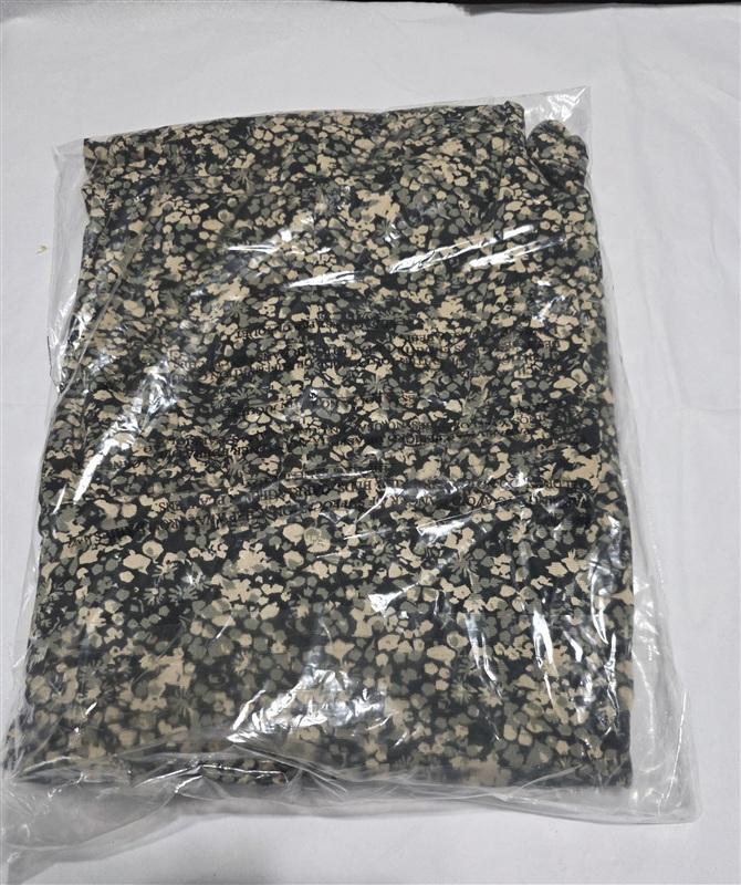 NWT Gilli 1x Plus Size Olive Green Floral V-Neck Short Sleeve Jumpsuit 133894