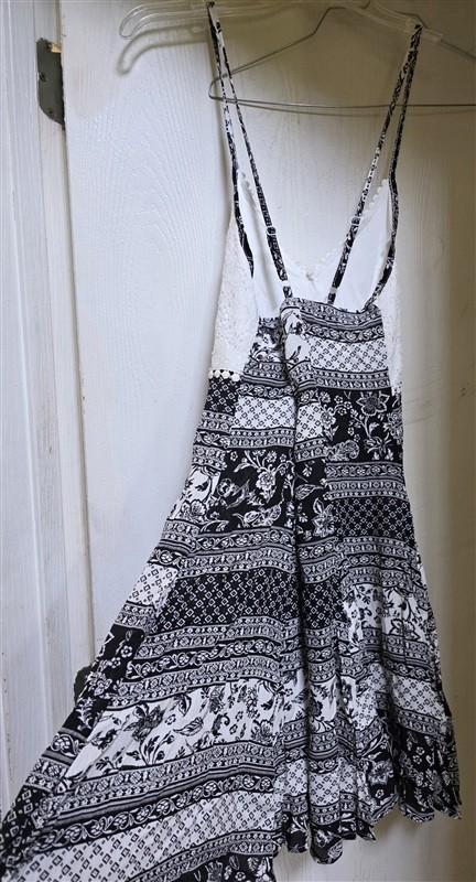 NWOT Stilletto's M Black White Boho Pom Pom Lace Calico Sundress 133939