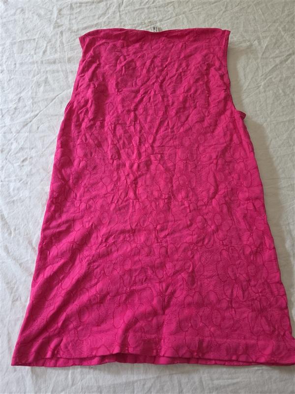 NWOT Last Tango M/L Seamless Tank Top Pink Raised Flower 133958