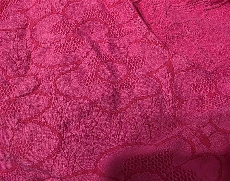 NWOT Last Tango M/L Seamless Tank Top Pink Raised Flower 133958