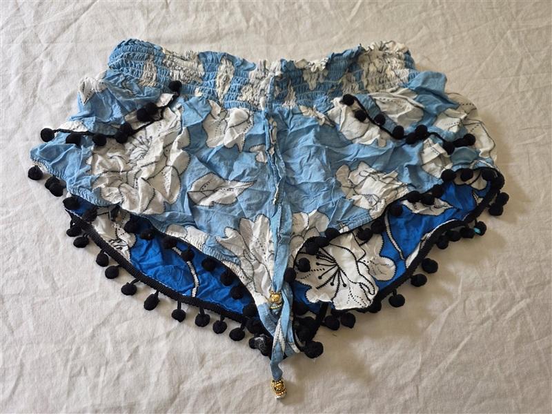 NWOT Pilyq XS Blue Poppy Pom Pom Short Cover Up Swim Bottoms 133962