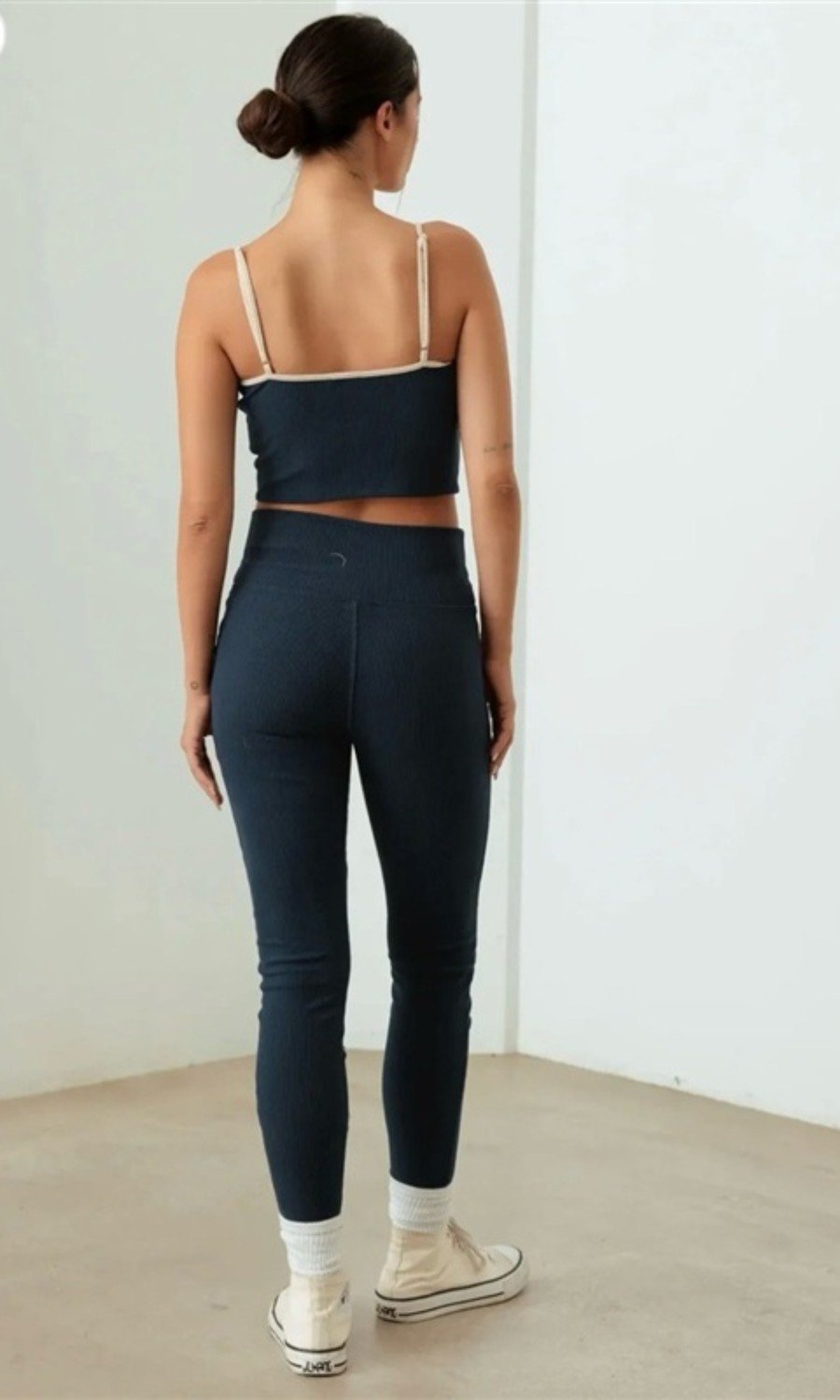 NWT Le Lis Move MD Capsule Collection Active Wear Legging & Top 133966