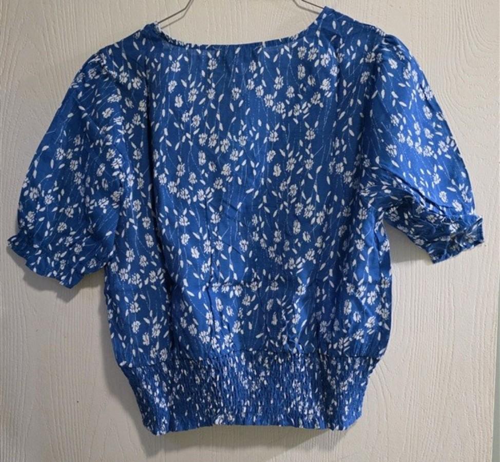 NWT Hayden M Blue White Floral Cropped Top 134000