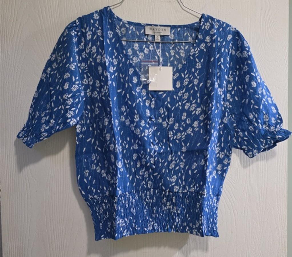 NWT Hayden M Blue White Floral Cropped Top 134000