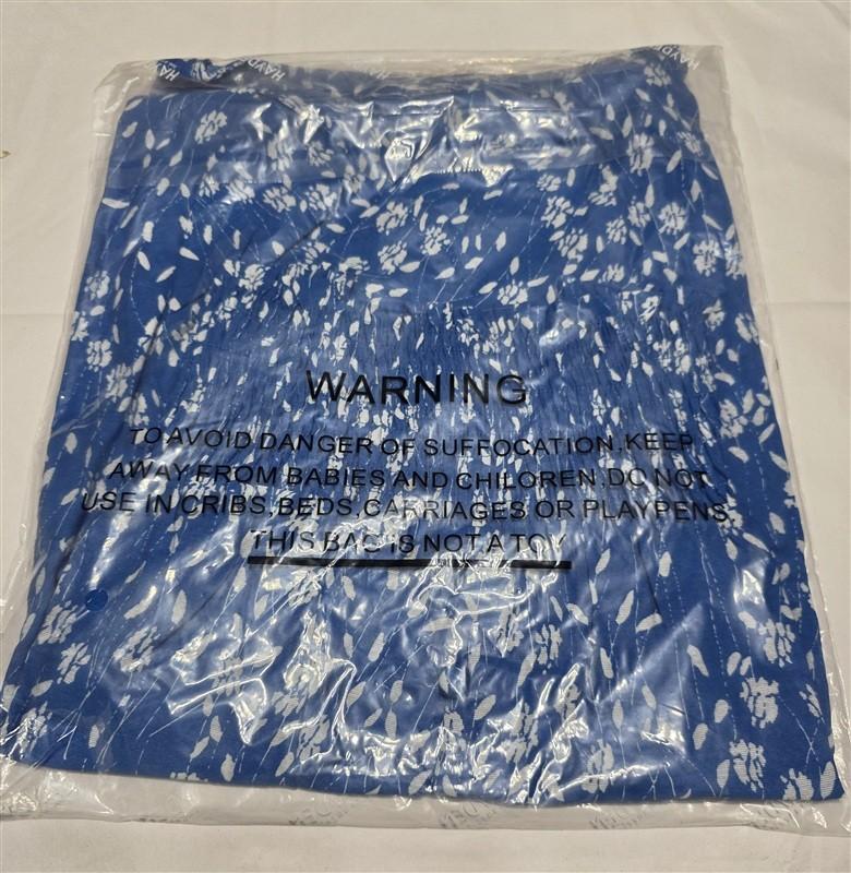NWT Hayden M Blue White Floral Cropped Top 134000