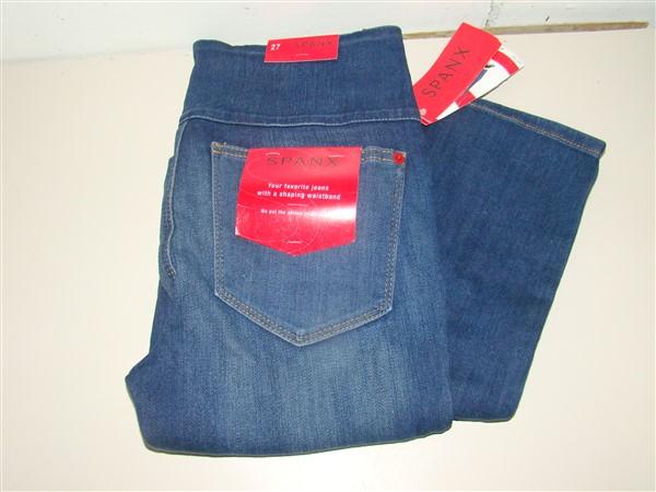 NWOT SPANX Sz 27 FD2014 The Signature Straight Leg Jeans Blue Wash 134050